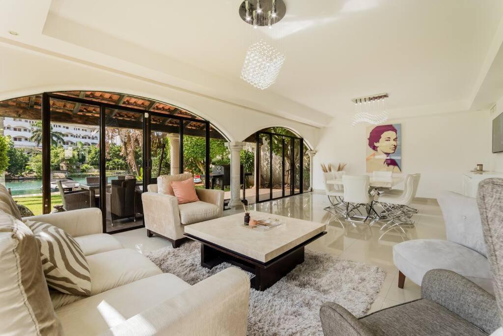 Villa Stylish Lagoon Front By Casa Paraiso Cancun